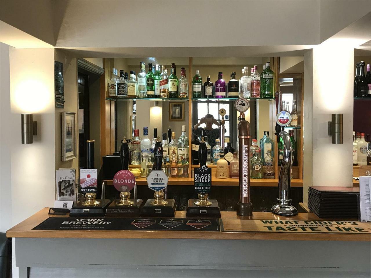 The Black Bull Inn Escrick Eksteriør bilde